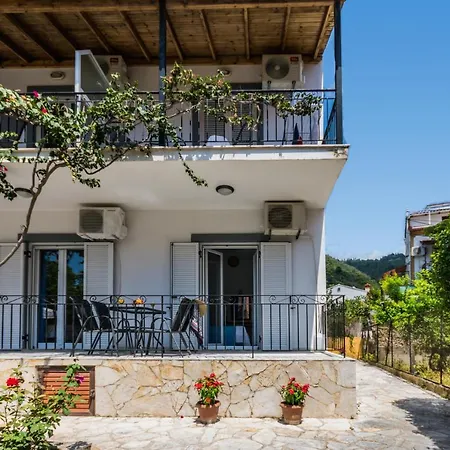 Apartmán Irini And *